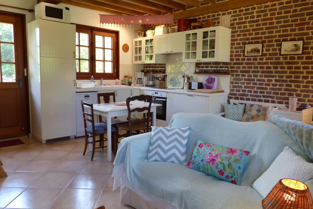 La Flore De Lys, Cottage Ideal Pour 2 Adultes Et 2 Enfants Saint-Jouin-Bruneval Luaran gambar