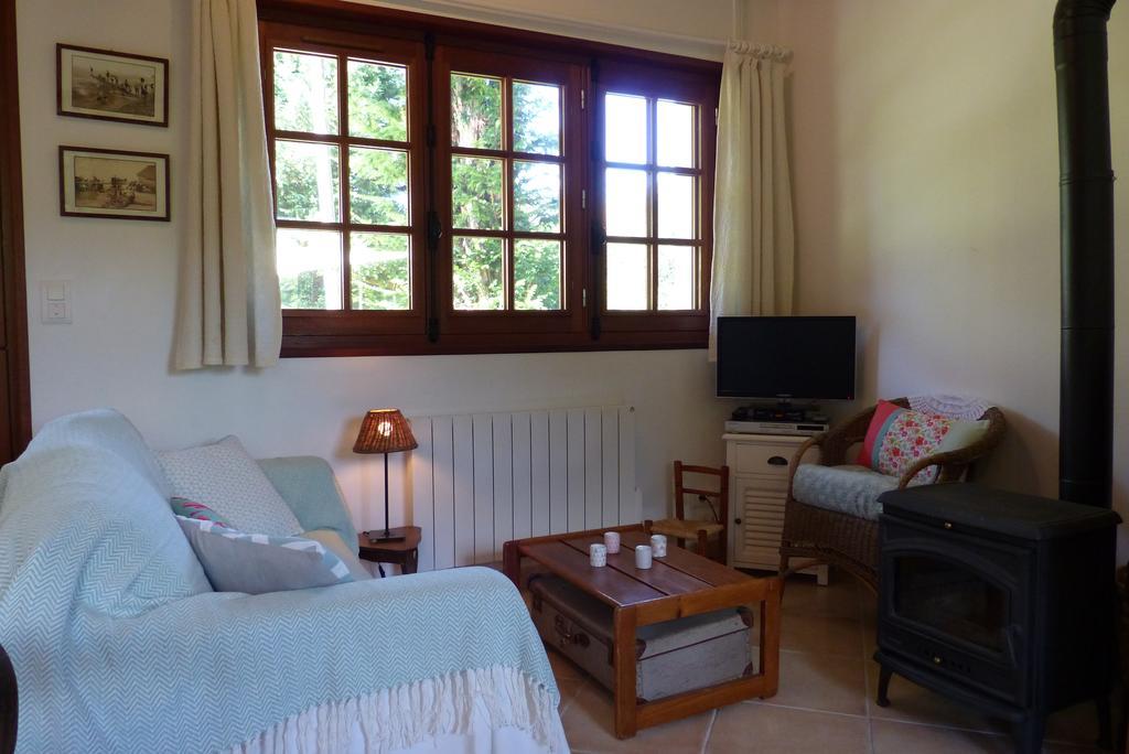 La Flore De Lys, Cottage Ideal Pour 2 Adultes Et 2 Enfants Saint-Jouin-Bruneval Luaran gambar